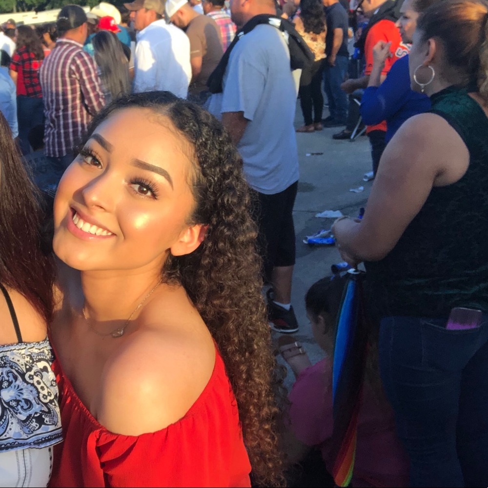 Meet your Posher, Stephanie